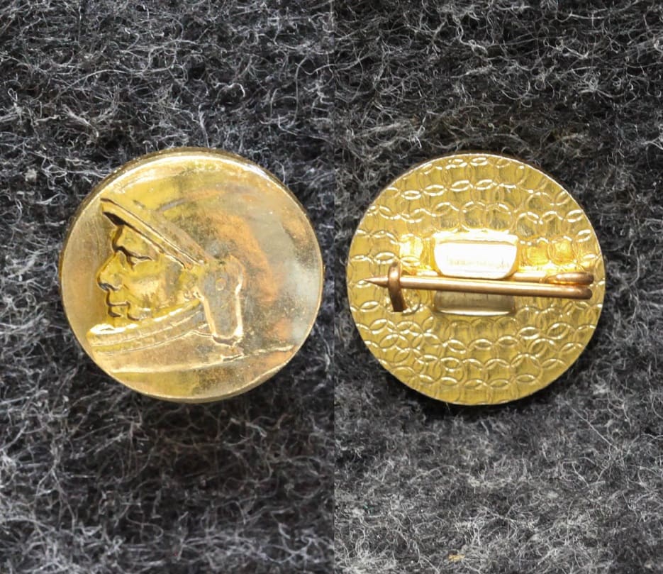 Знак Юрий Гагарин от Аукциона Значки и Знаки
